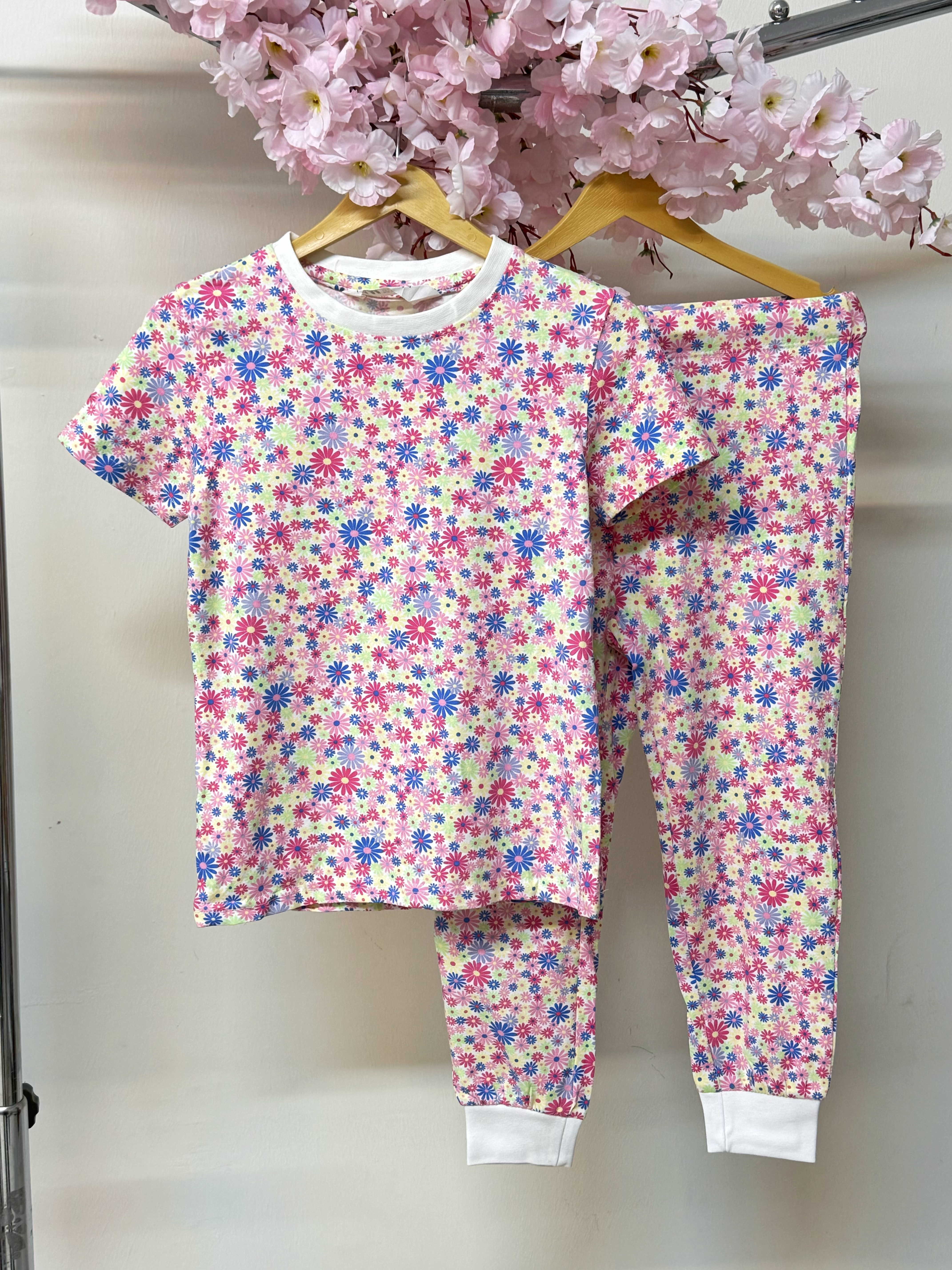 ست تیشرت و شلوار نکست طرح گل گلی کد ۱۴۸۶